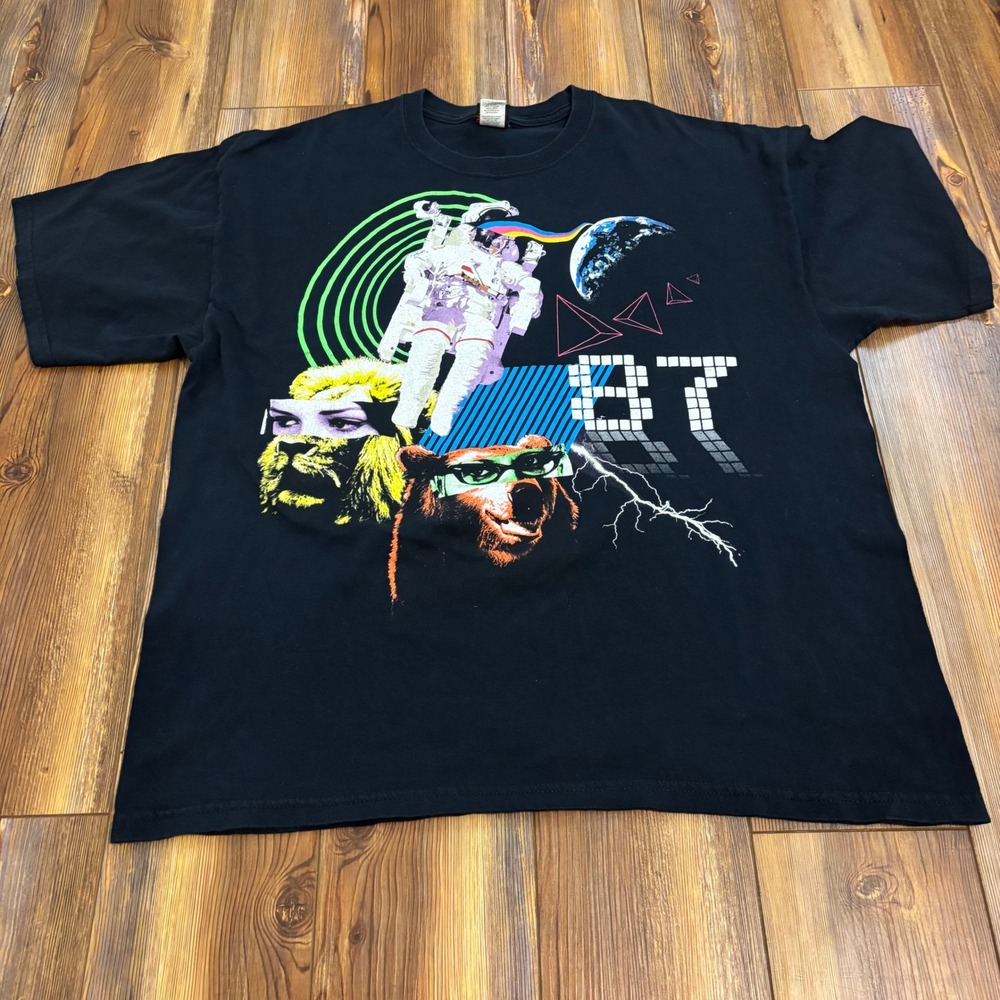 Mad Engine Mens Graphic Tee XL Black Astronaut Lion Bear Surrealist 87 Shirt